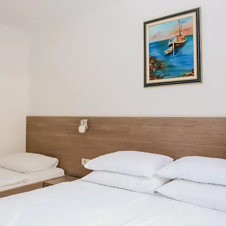 Maslina Drvenik (Split-Dalmatia)