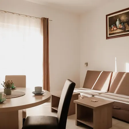 Apartment Maslina Drvenik (Split-Dalmatia)